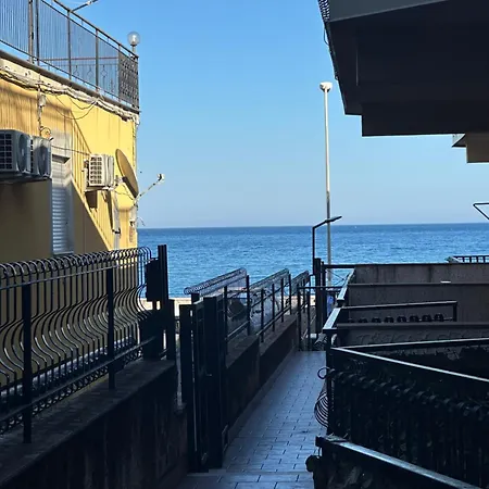 Casa Sul Vicolo - Fronte Mare Tatil Evi *